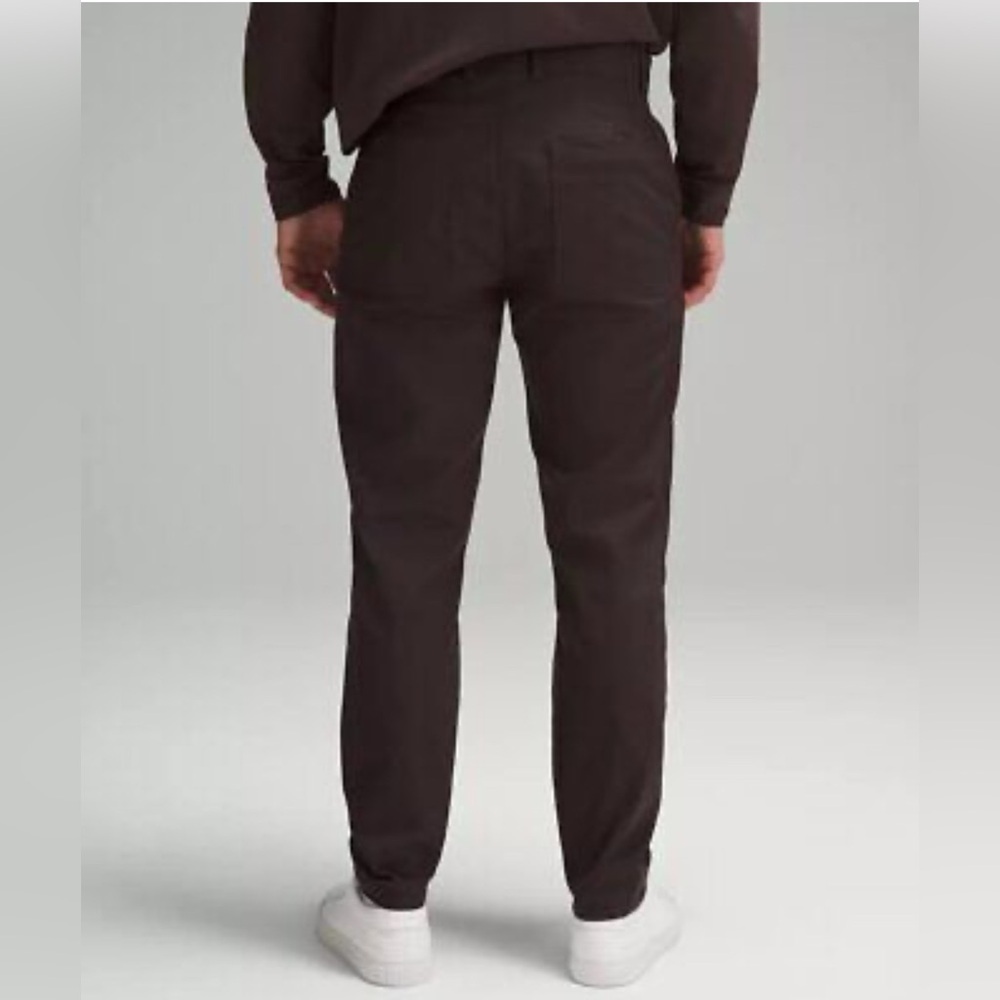 Lululemon black slim tapered heavyweight wrinkle resistant stretch twill pant 31